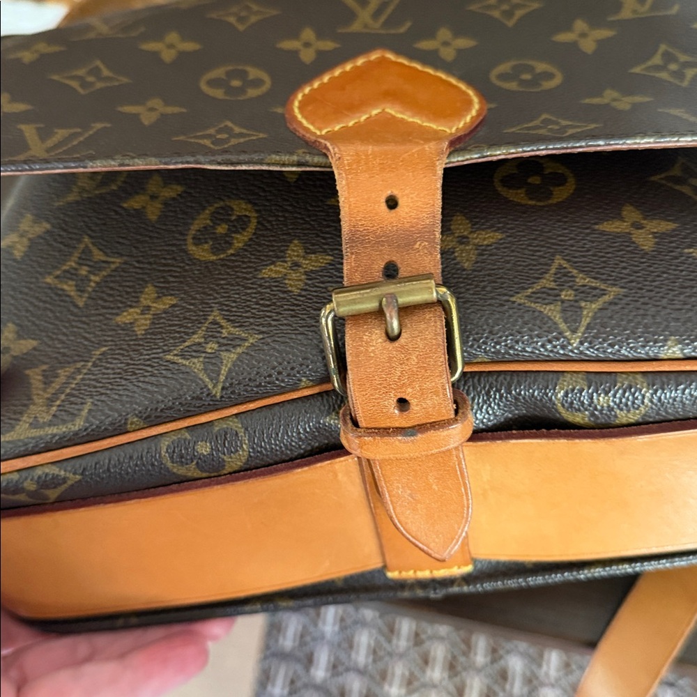 Gorgeous Vintage “LOUIS VUITTON Cartouchiere” Bag 💼 - Picture 9 of 13